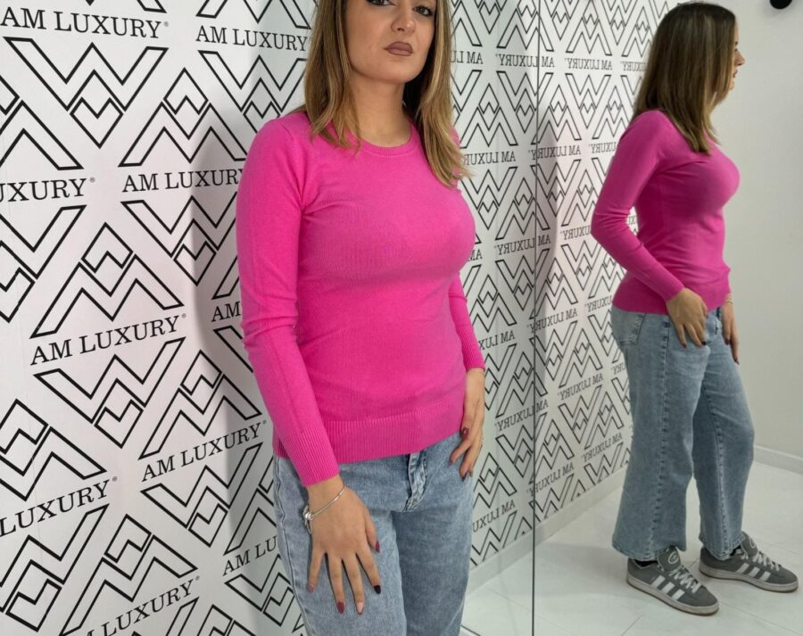 Maglia in lana morbida e traspirante, è ideale per un look professionale, elegante e sempre caldo. Copia - immagine 3