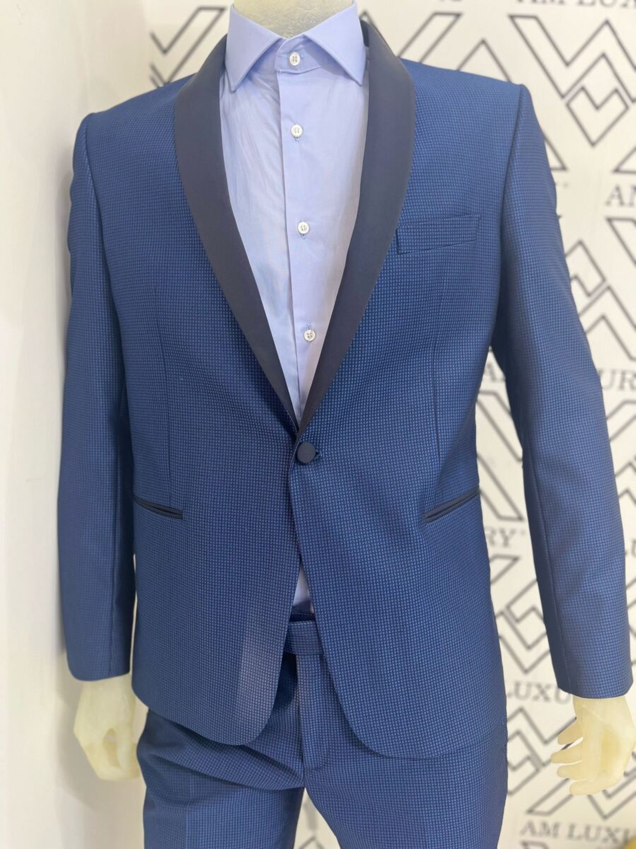 Abito uomo, dona un aspetto impeccabile e una vestibilità confortevole. completo di giacca dal design moderno con pantalone a gamba dritta. - immagine 2