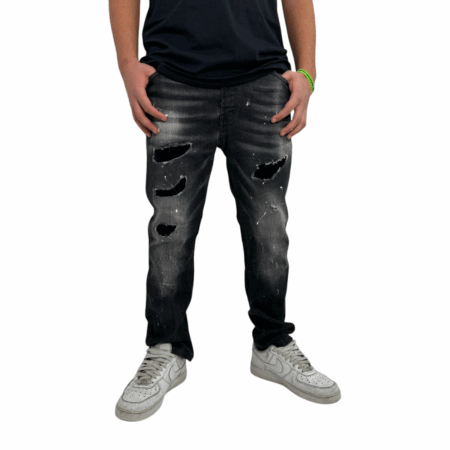Jeans lose fit pittura, realizzati per chi cerca un taglio slim.