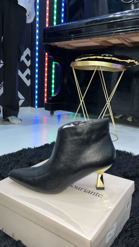 Stivaletto black