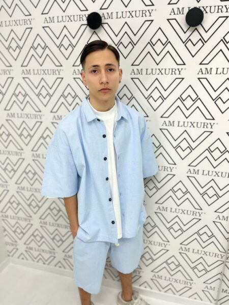 Coordinato composto da camicia e shorts