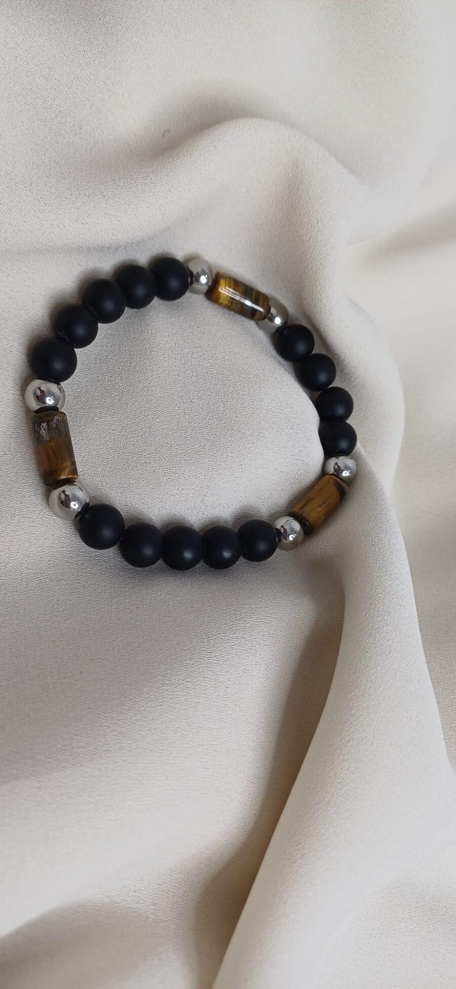 Bracciale artigianale in pietre colorate con elastico
