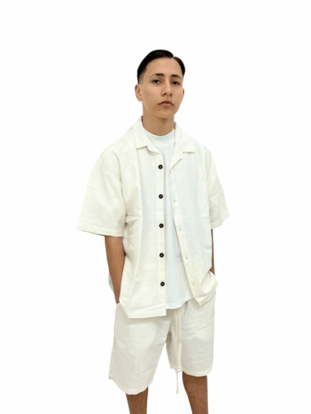 Coordinato composto da camicia e shorts