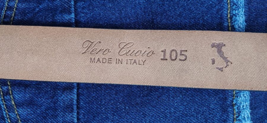 Cintura 105 cm in vero cuoio - made in italy - aml luxury.rifinita con cura nei dettagli. il logo pressato aml luxury rappresenta un segno distintivo di qualità e stile. fibbia in metallo resistente. - immagine 4