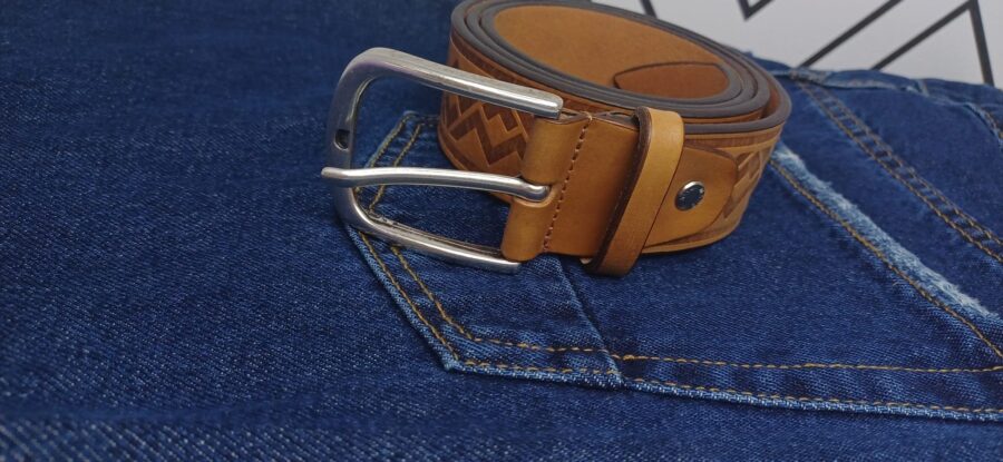 Cintura 105 cm in vero cuoio - made in italy - aml luxury.rifinita con cura nei dettagli. il logo pressato aml luxury rappresenta un segno distintivo di qualità e stile. fibbia in metallo resistente. - immagine 3