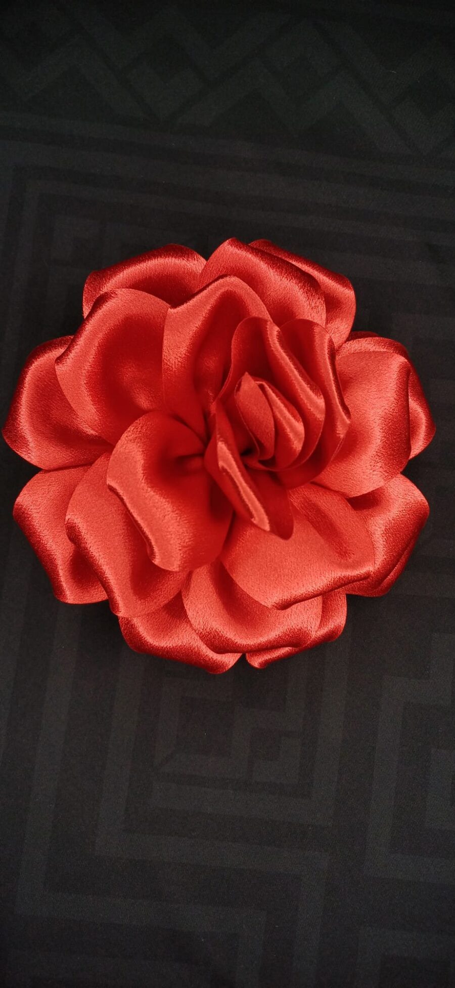 Spilla a forma di fiore con molletta - dove sboccia il tuo stile.