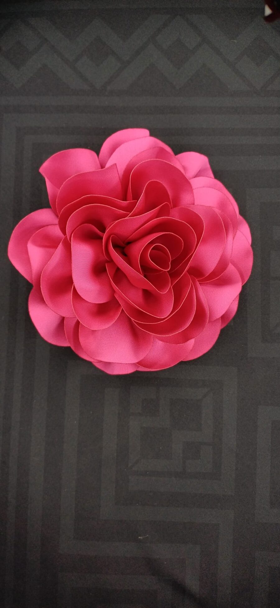 Spilla a forma di fiore con molletta - dove sboccia il tuo stile.