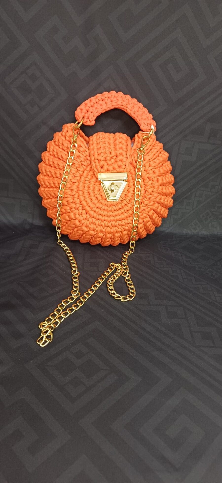 Borsa a mano con tracolla - fatta all'uncinetto. - immagine 2