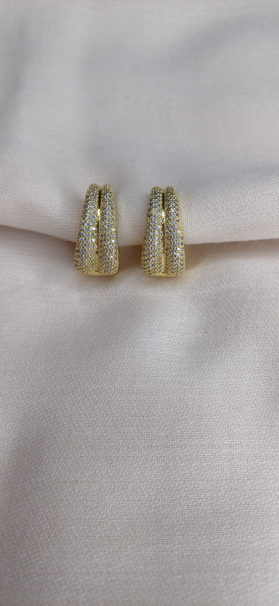 Orecchini a cerchio gold con zirconi brillanti - immagine 2